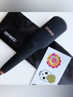 Amika Polished Perfection Straightening Brush